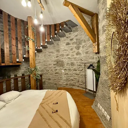 La Tour Du Chateau - Jacuzzi Sur Le Toit Gerendaház La Léchère